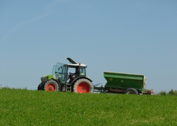 Kalkdüngung mit mikrofeinem Kalk